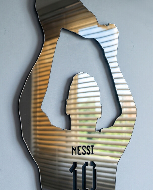 Messi Mirror